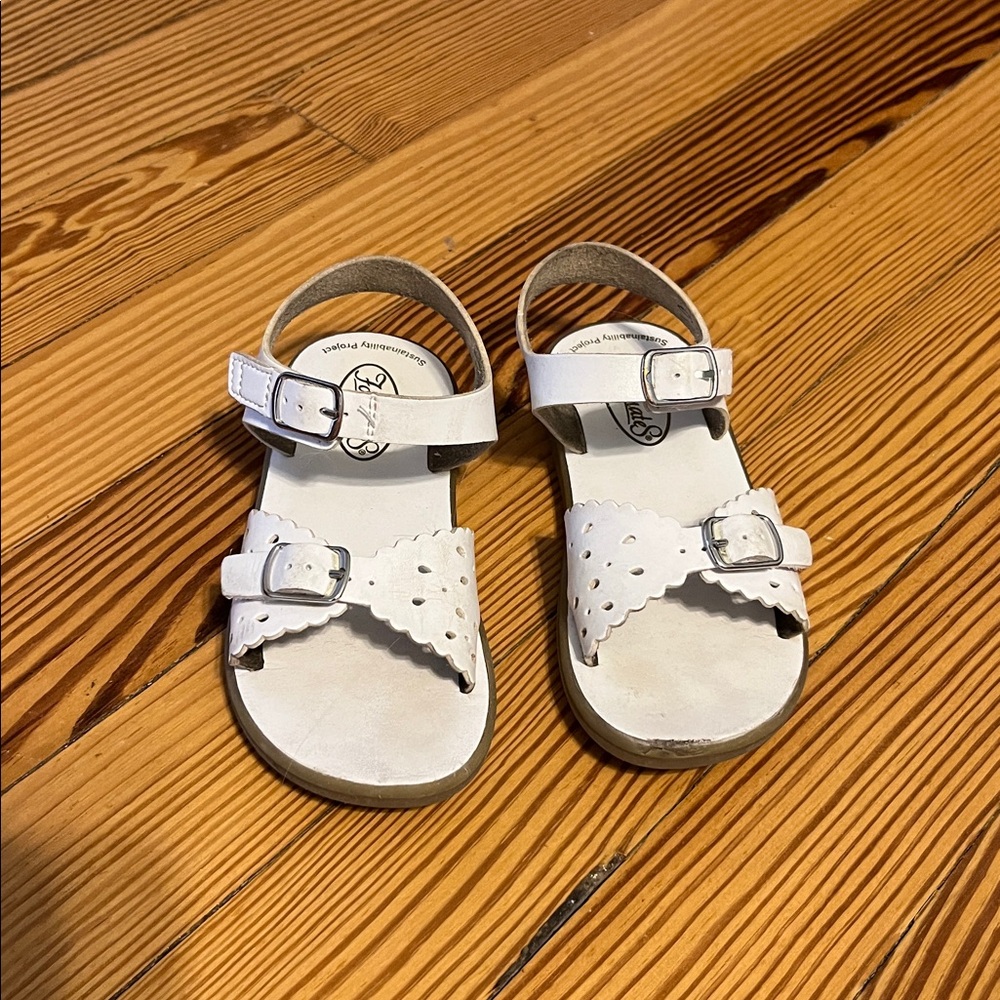 FootMates White Kids Sandals with Buckle Straps